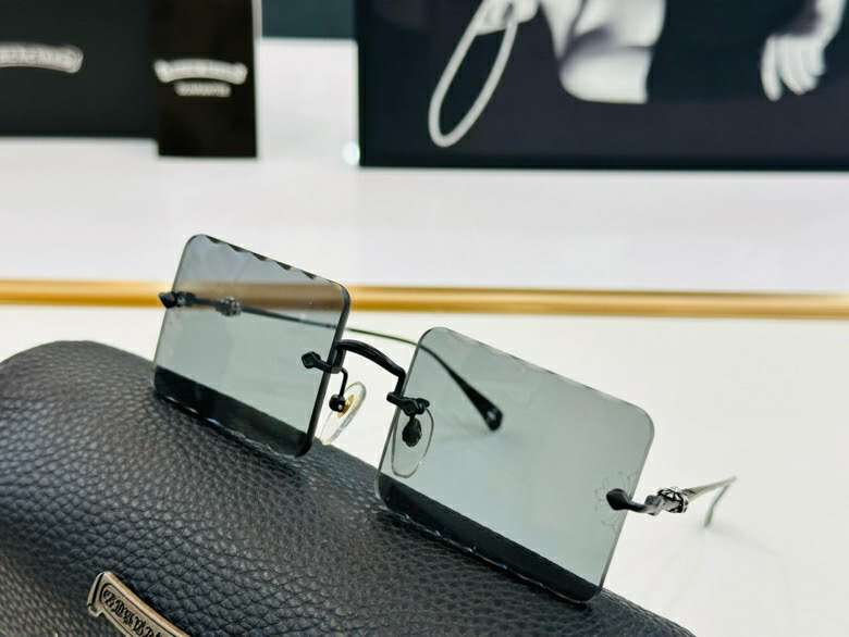 Picture of Chrome Hearts Sunglasses _SKUfw57312748fw